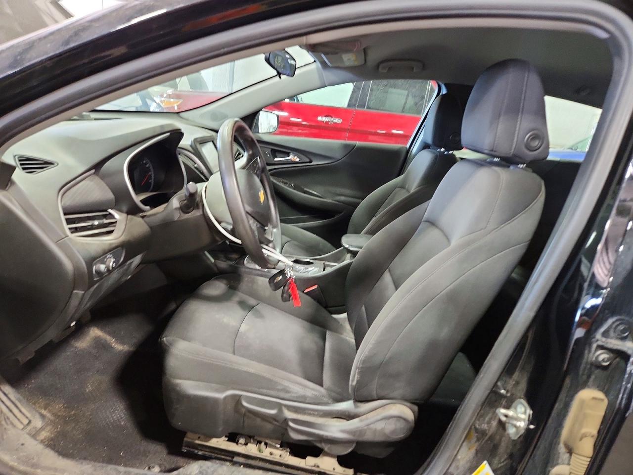 2018 CHEVROLET MALIBU LS photo 7