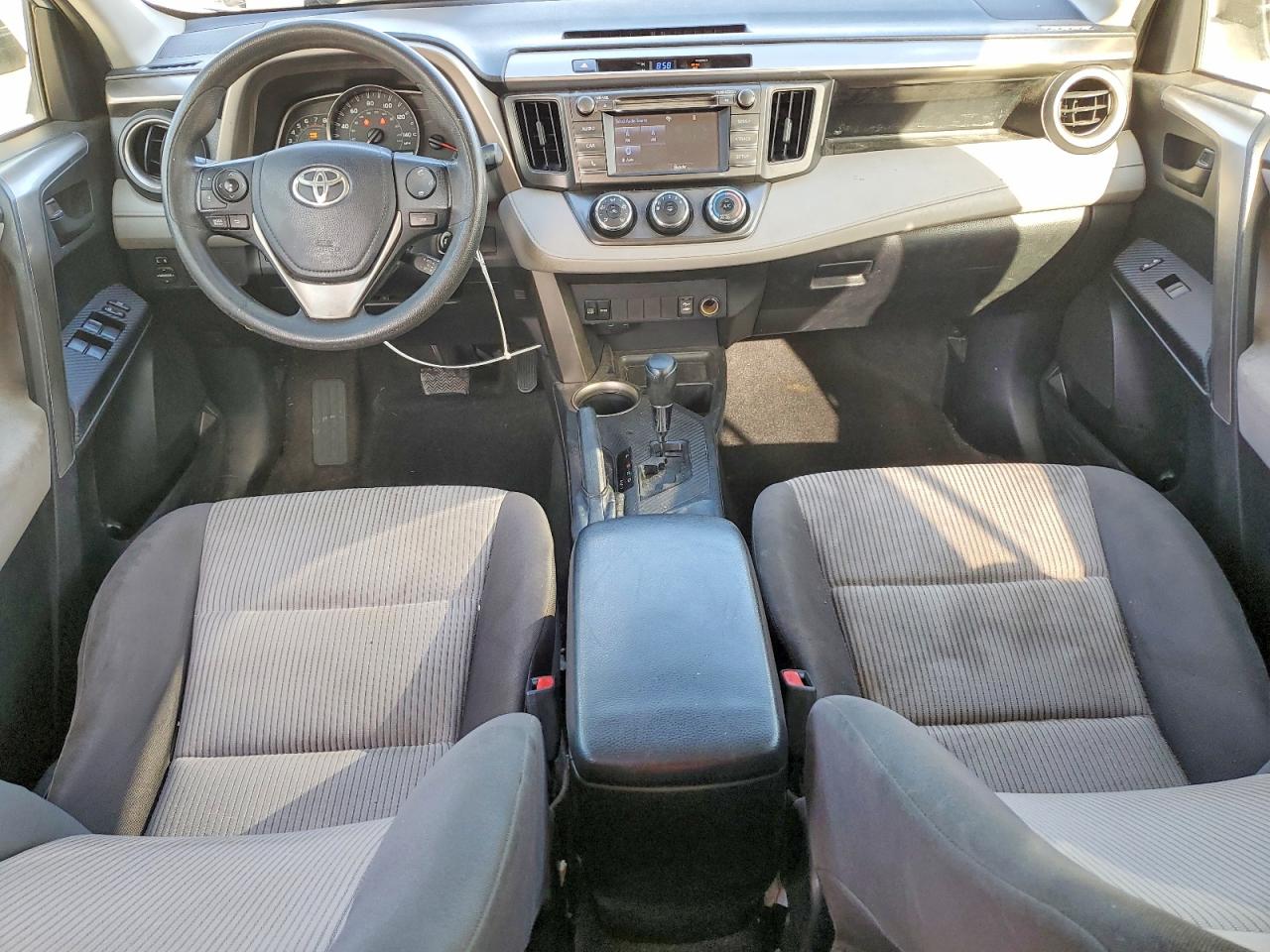 2015 TOYOTA RAV4 LE photo 22