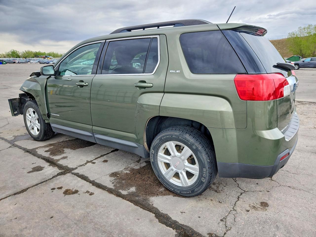 2015 GMC TERRAIN SLE photo 4