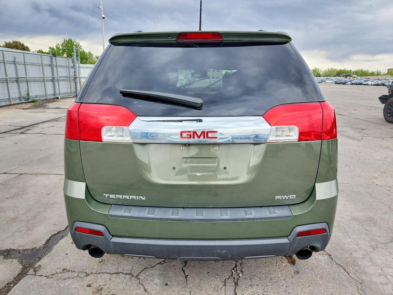 2015 GMC TERRAIN SLE photo 16