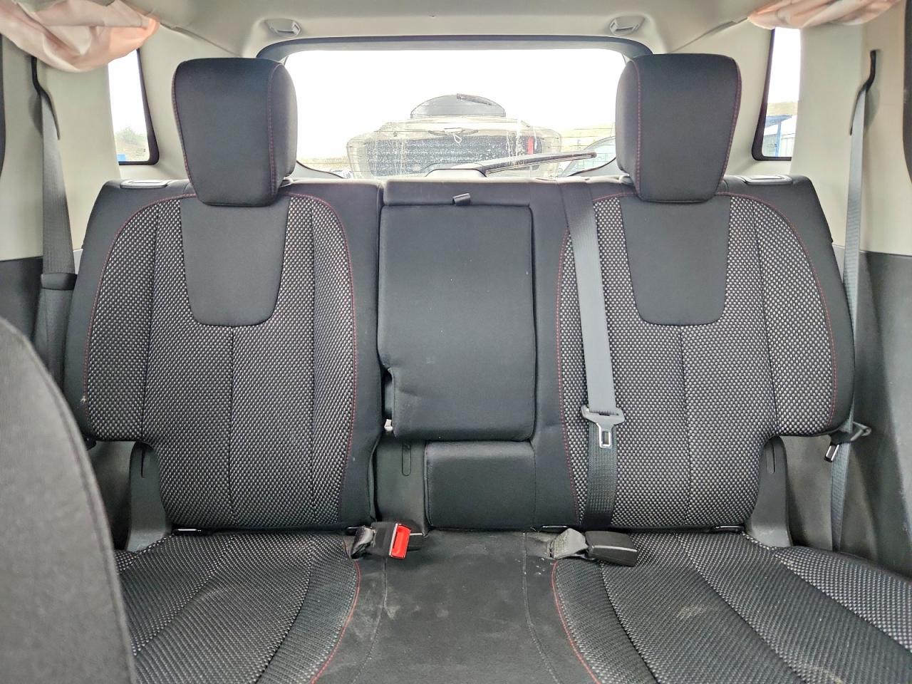2015 GMC TERRAIN SLE photo 28