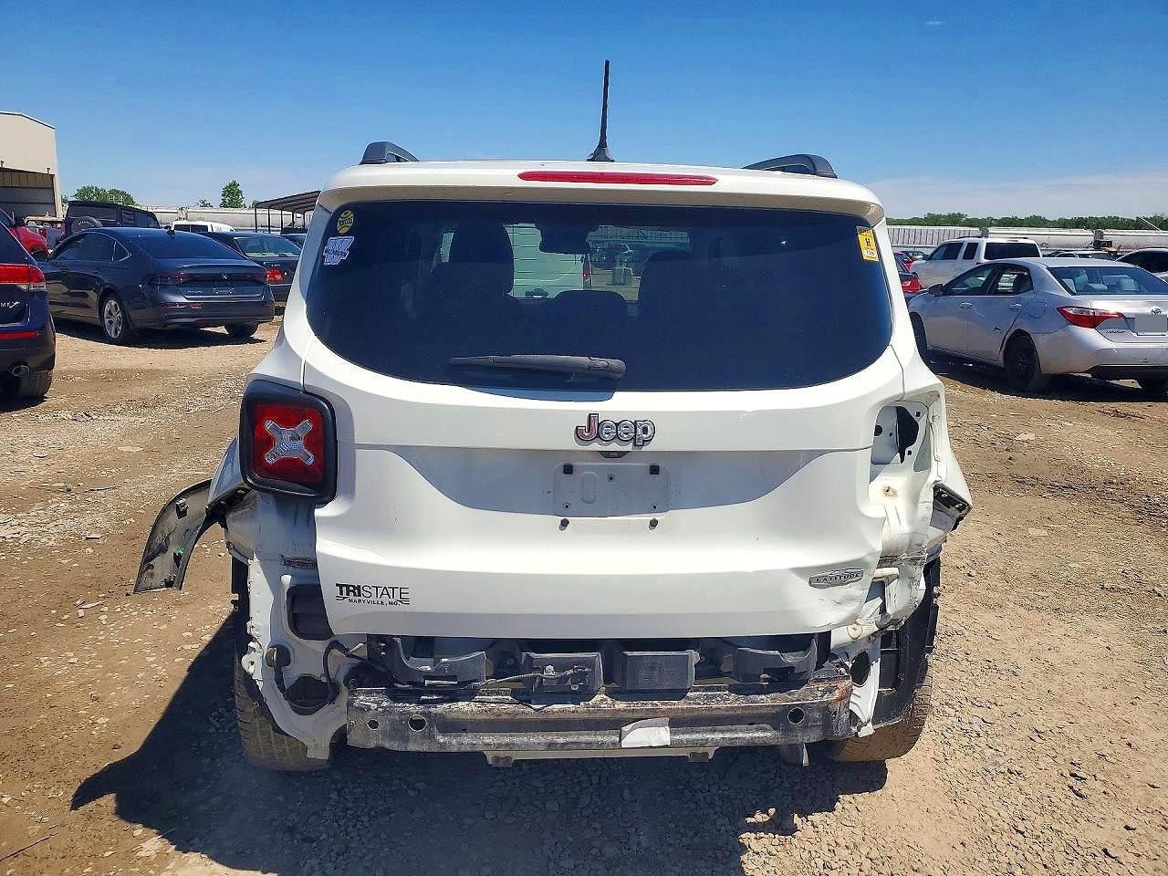 2015 JEEP RENEGADE LATITUDE photo 11