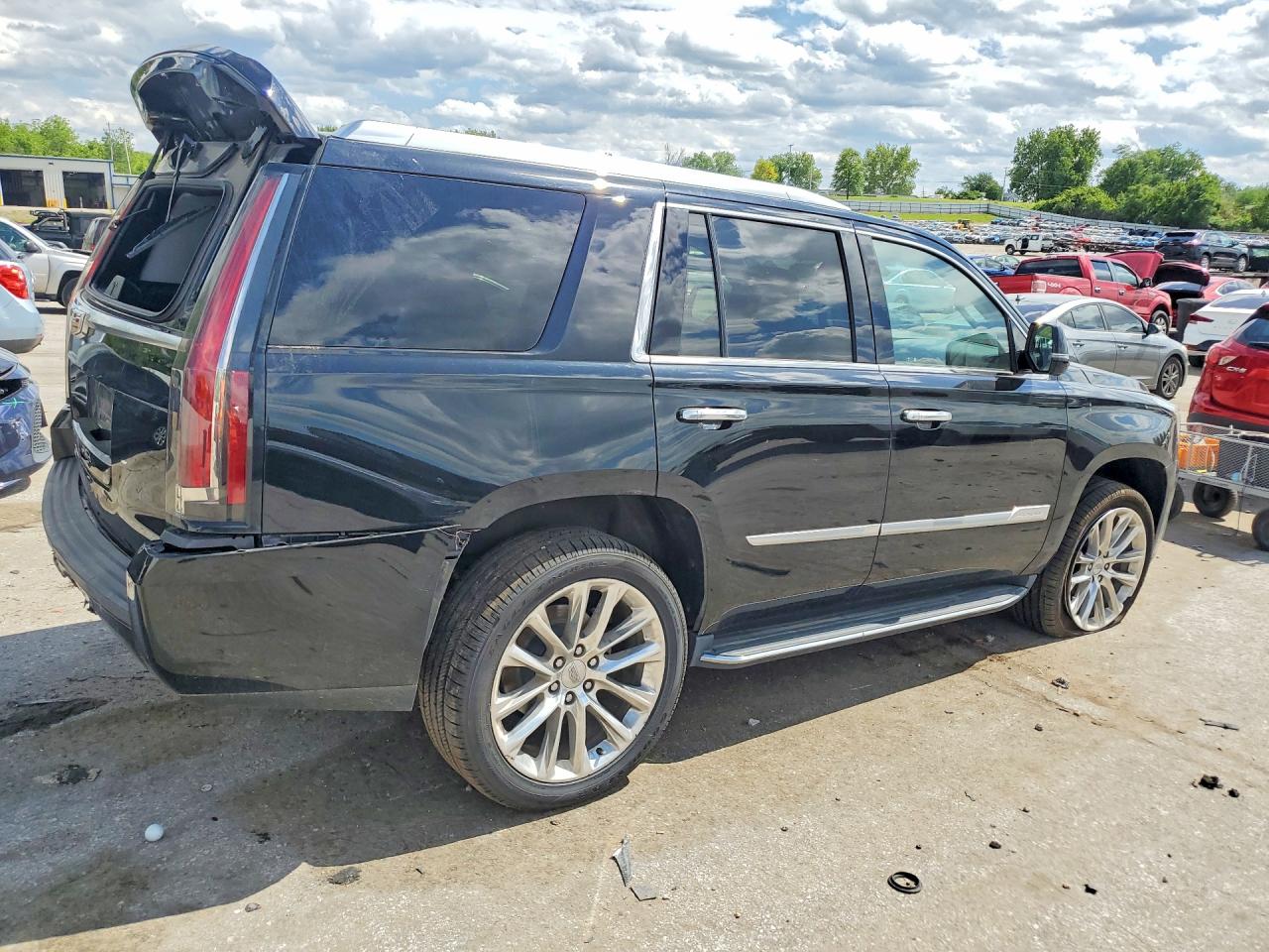 2019 CADILLAC ESCALADE LUXURY photo 5