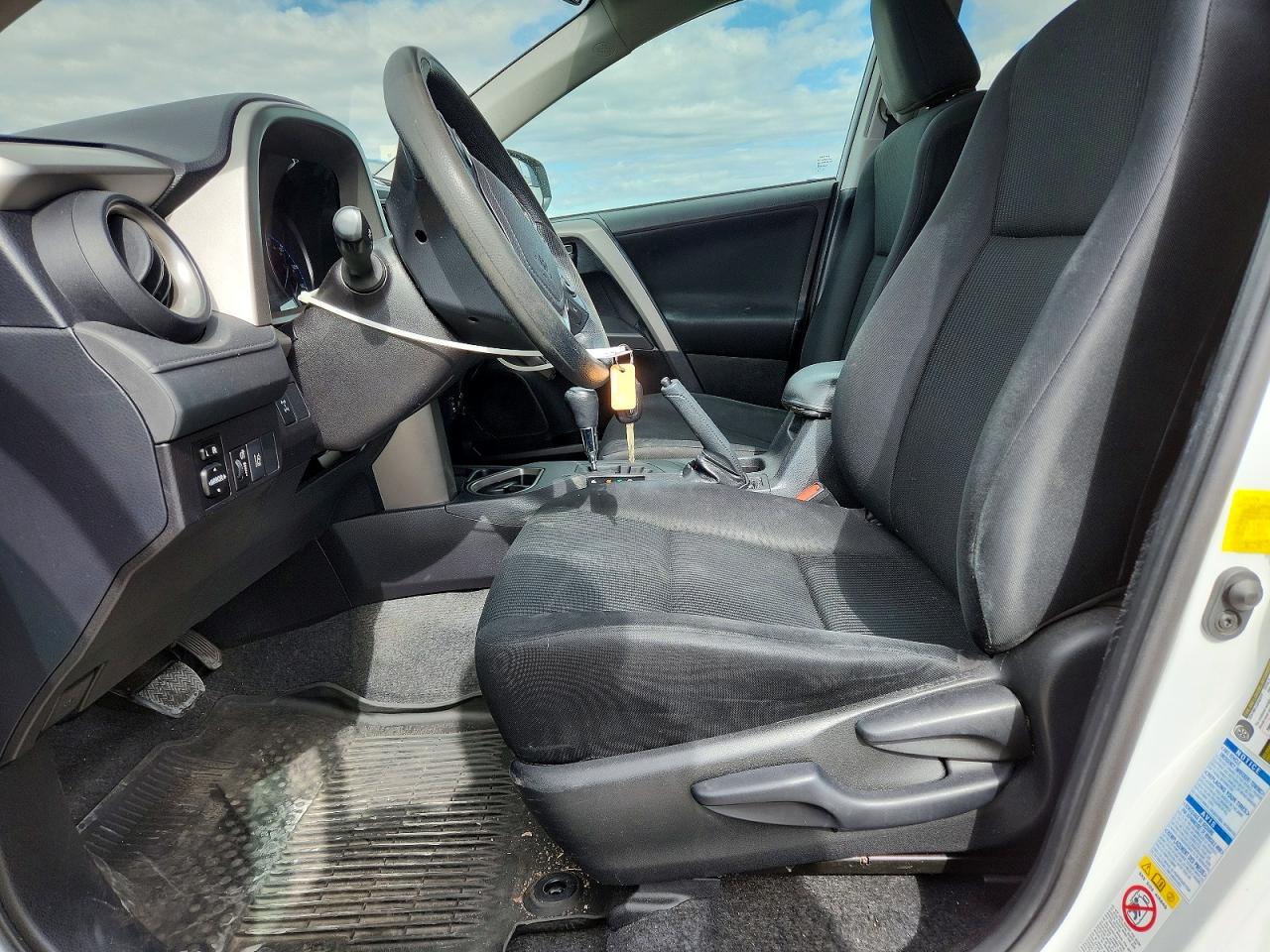2017 TOYOTA RAV4 LE photo 7
