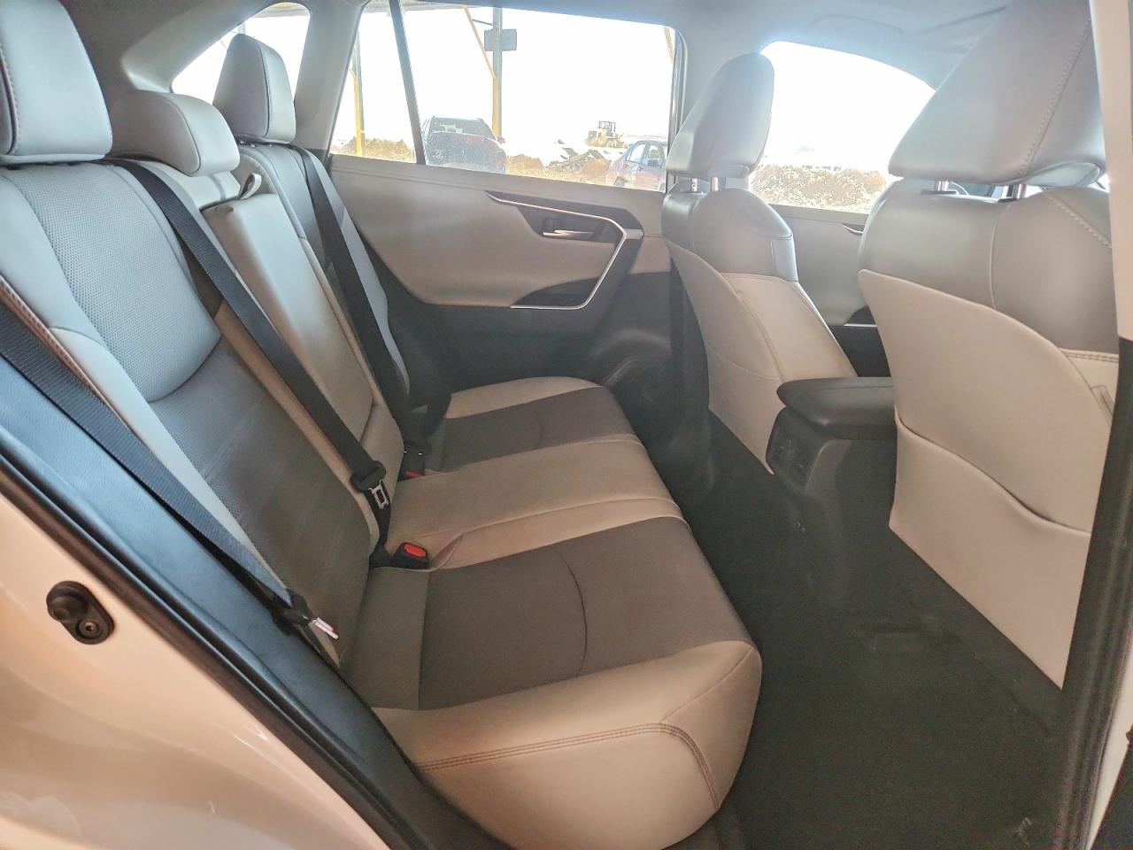 2019 TOYOTA RAV4 LIMITED photo 21