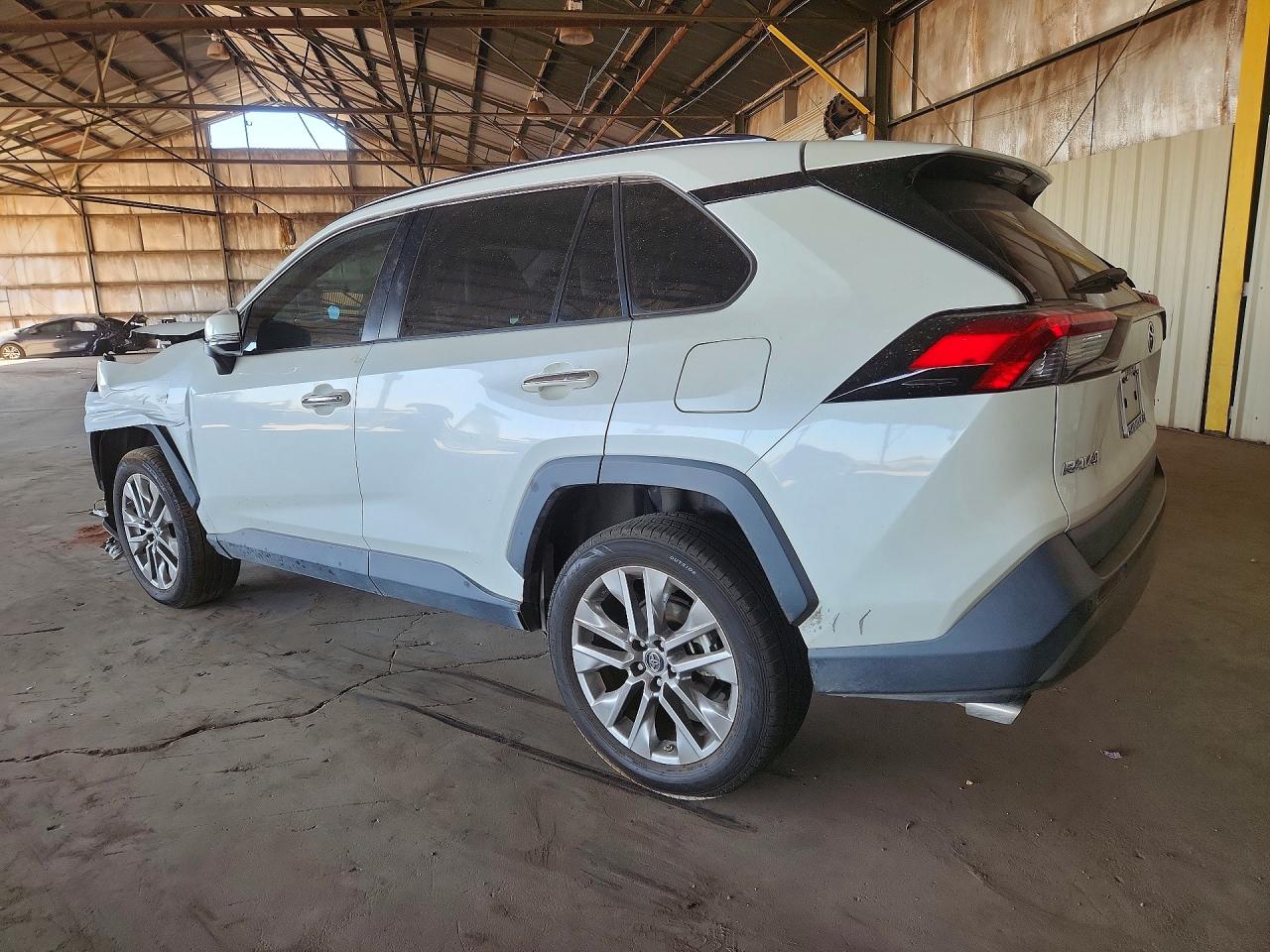 2019 TOYOTA RAV4 LIMITED photo 3