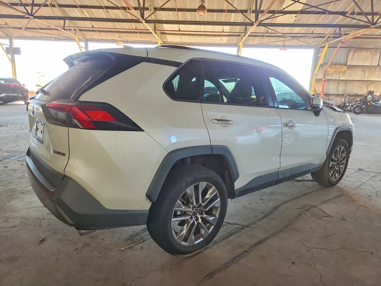 2019 TOYOTA RAV4 LIMITED photo 5