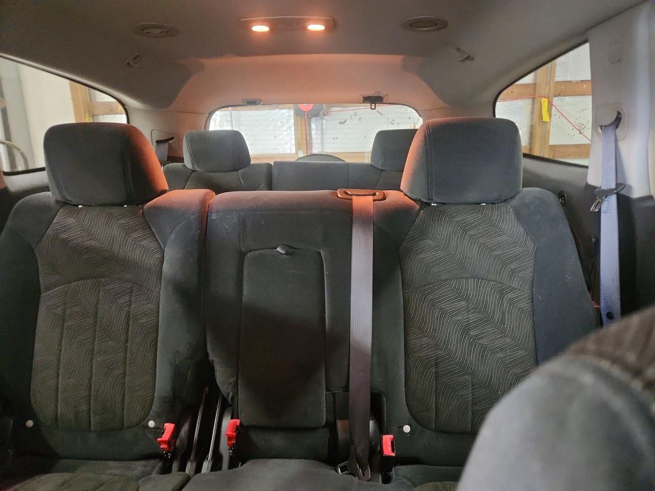 2009 BUICK ENCLAVE CX photo 28