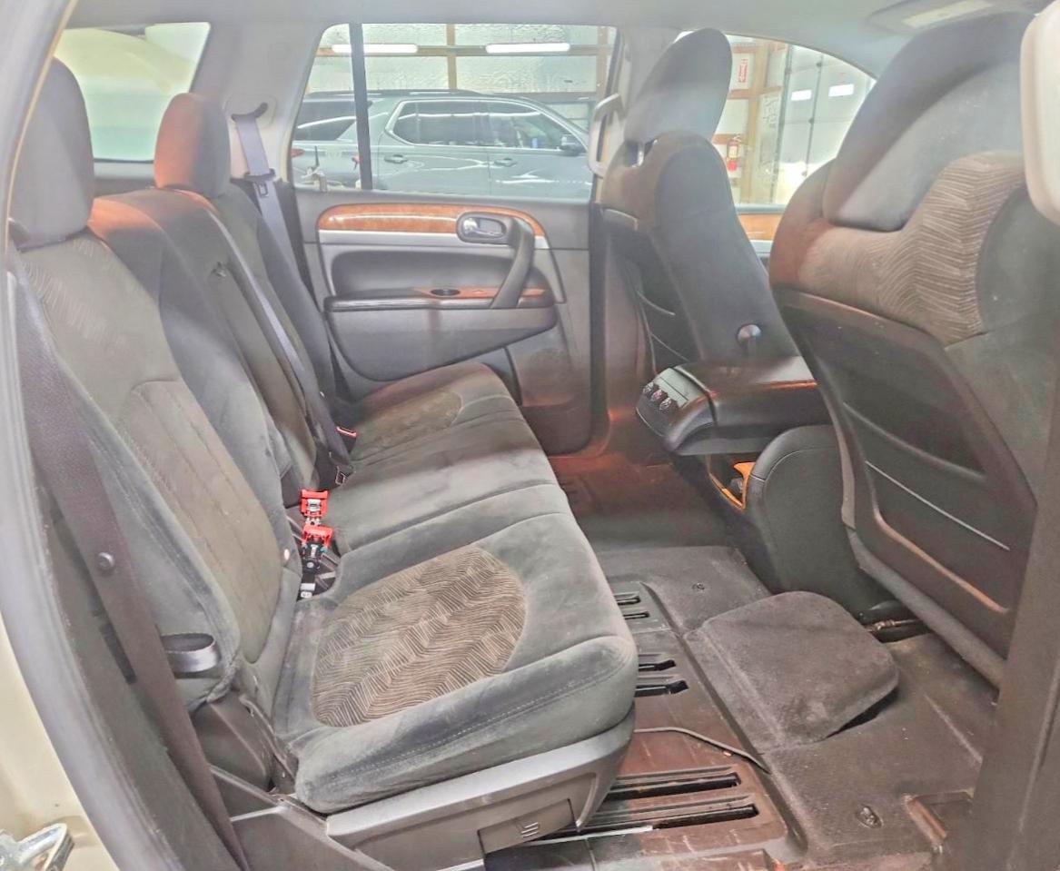 2009 BUICK ENCLAVE CX photo 31