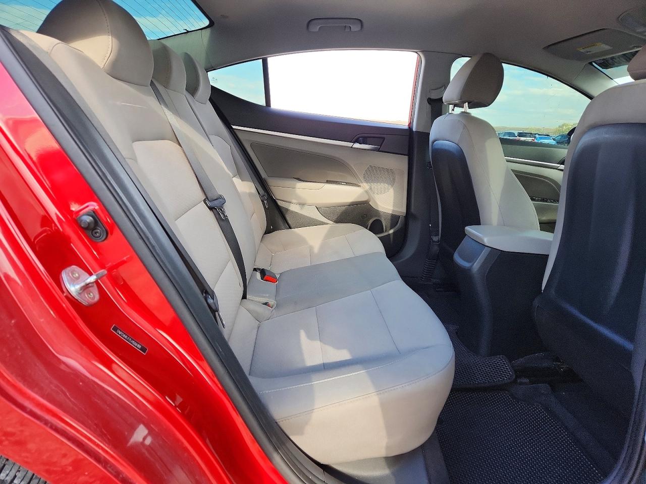 2020 HYUNDAI ELANTRA SEL photo 28
