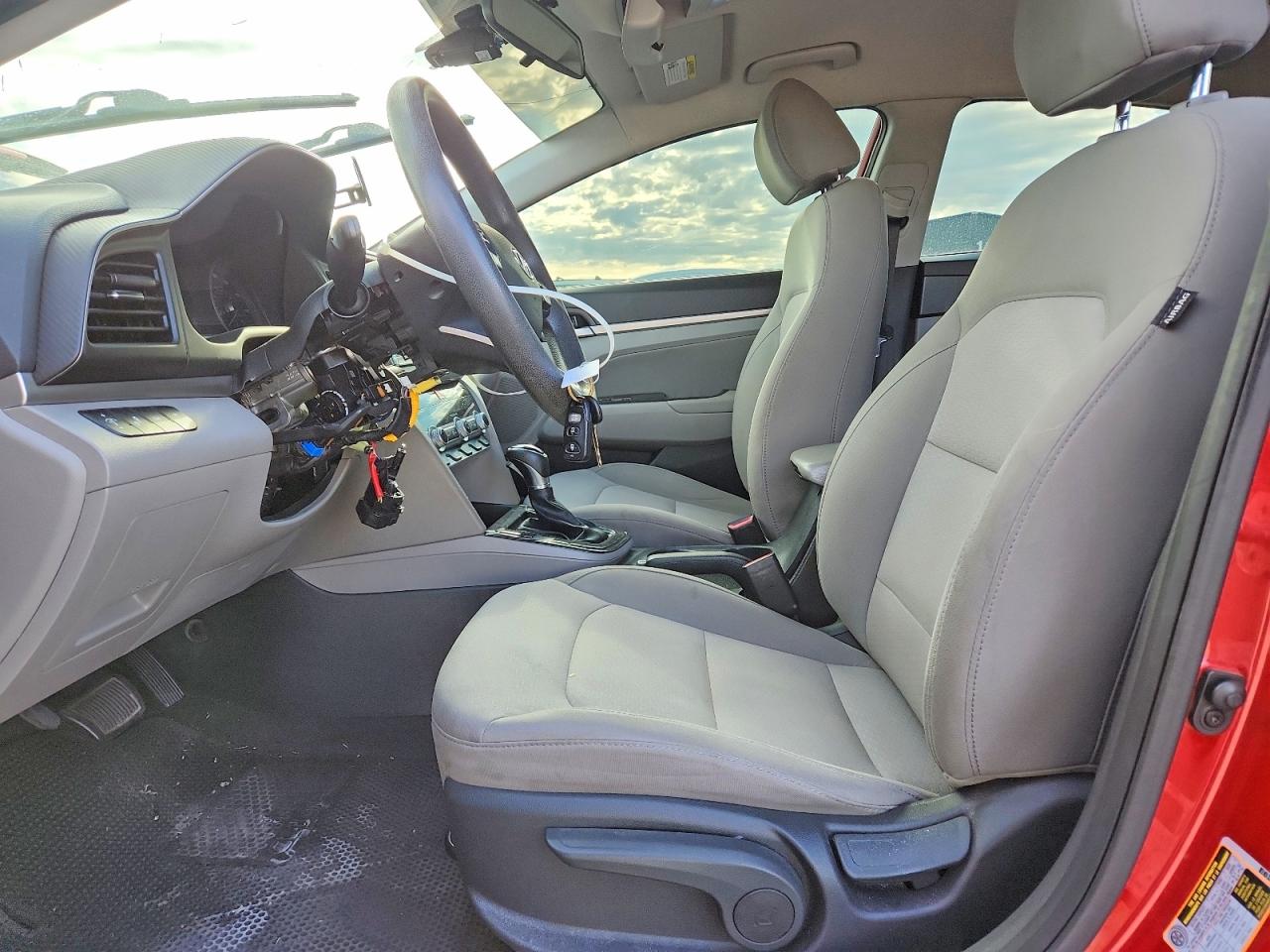 2020 HYUNDAI ELANTRA SEL photo 19