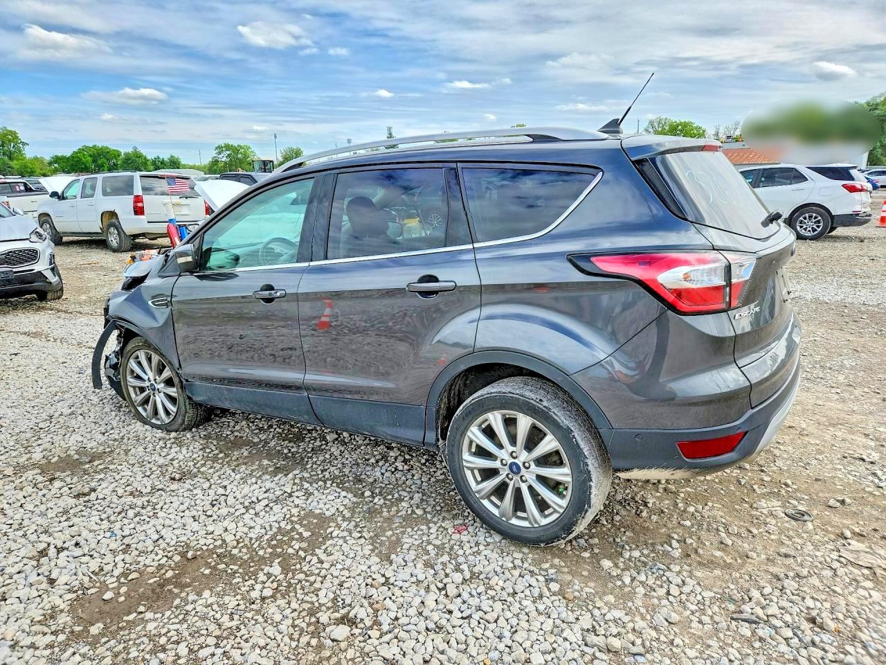 2018 FORD ESCAPE TITANIUM photo 4