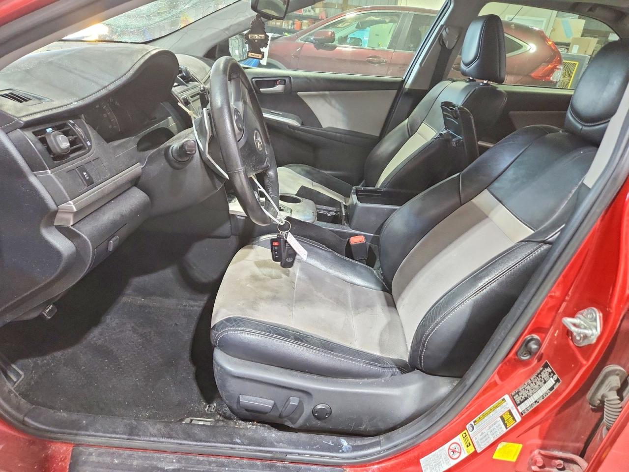 2012 TOYOTA CAMRY SE V6 photo 19