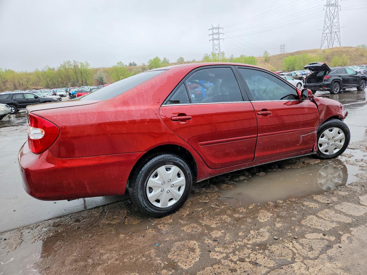 2004 TOYOTA CAMRY LE photo 5