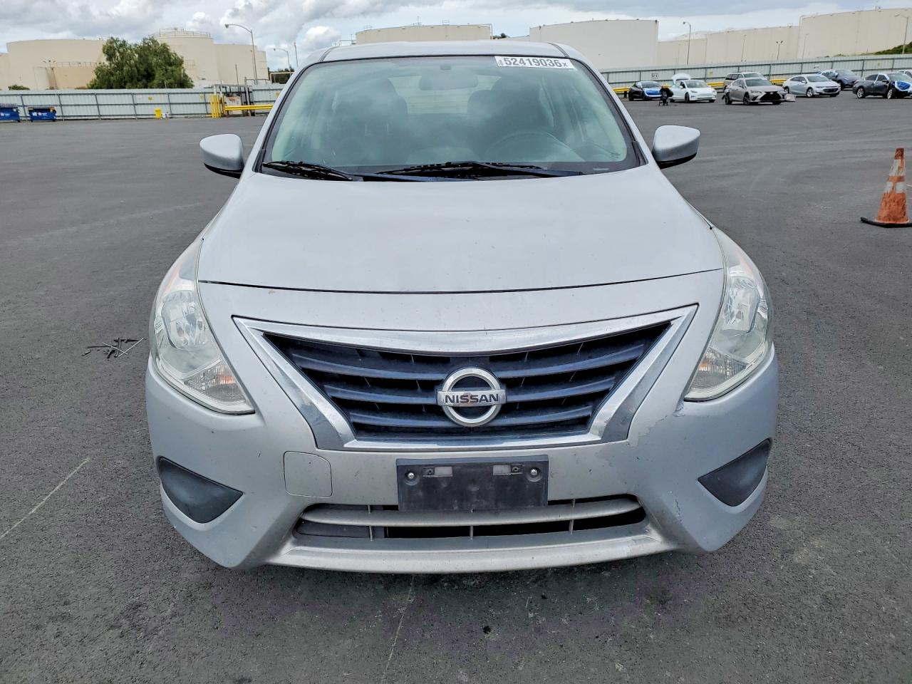 2019 NISSAN VERSA SV photo 9