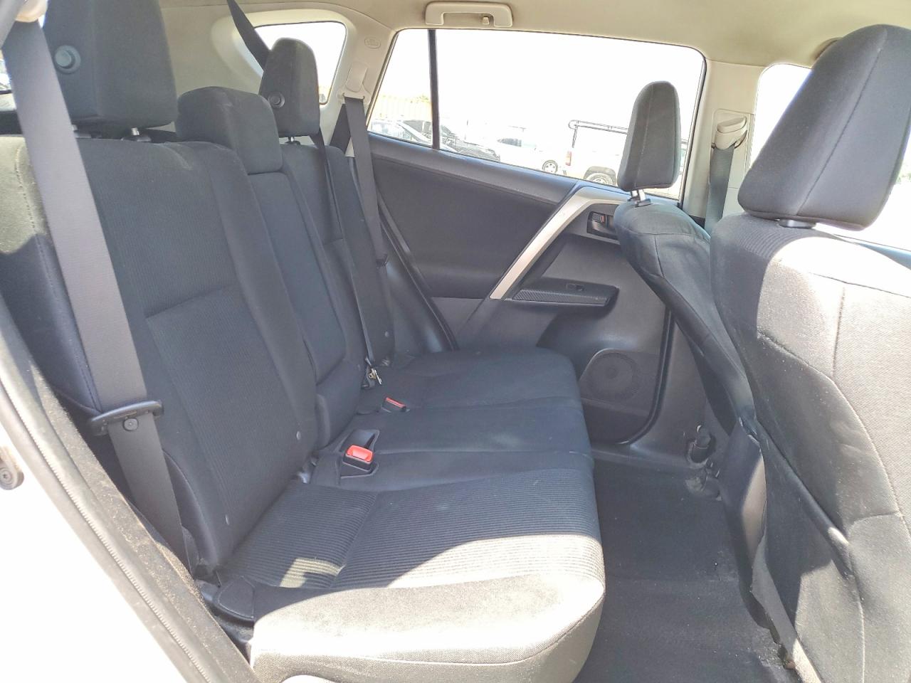 2015 TOYOTA RAV4 LE photo 21