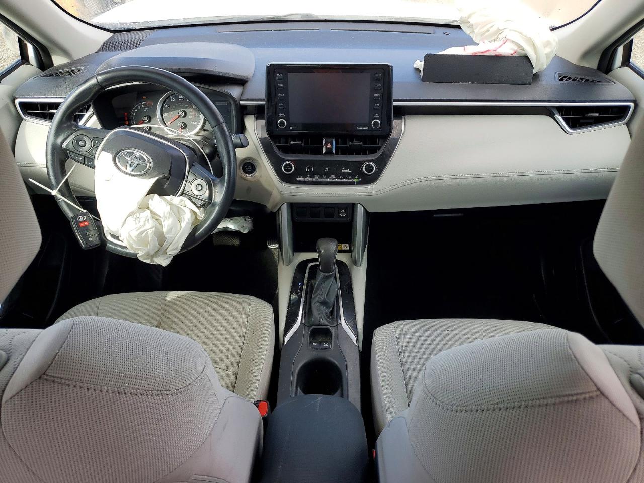 2022 TOYOTA COROLLA CROSS LE photo 15