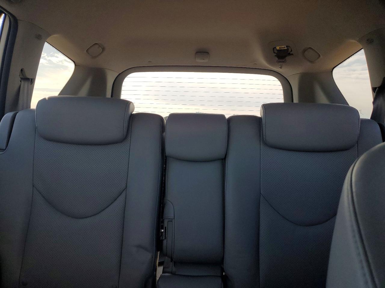 2011 TOYOTA RAV4 LIMITED photo 28