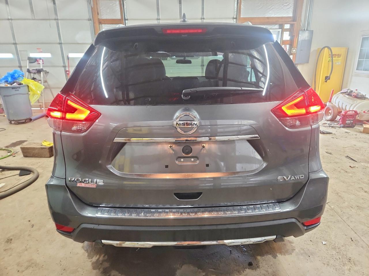 2018 NISSAN ROGUE SV photo 16