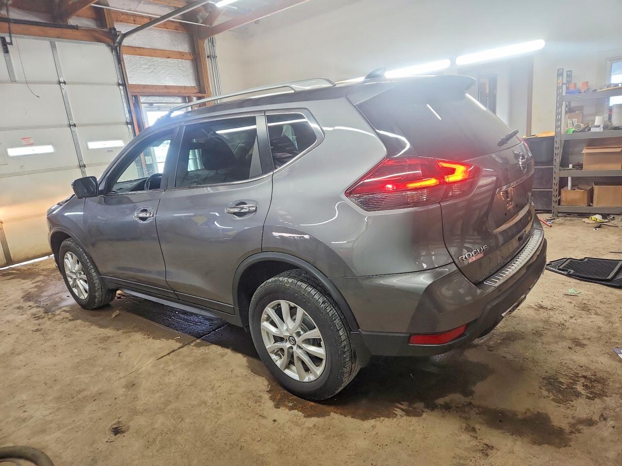 2018 NISSAN ROGUE SV photo 4