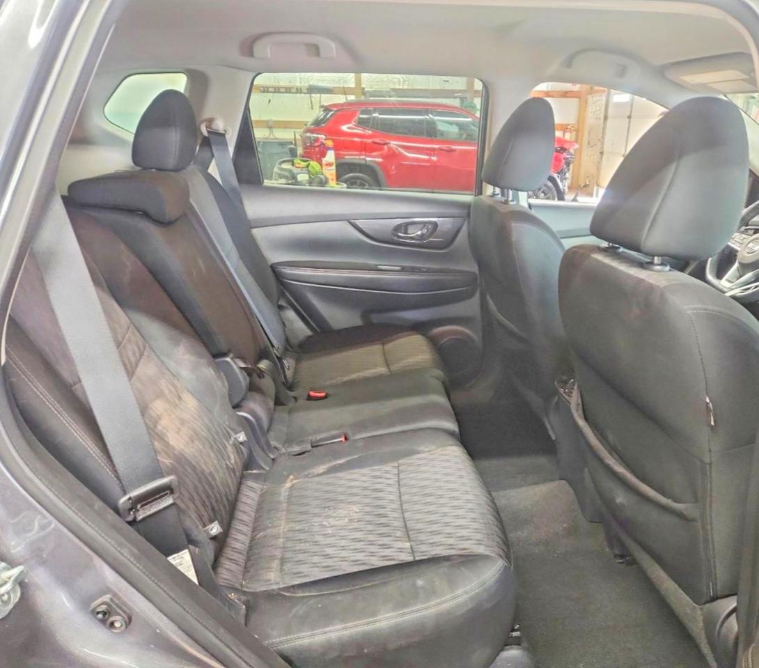 2018 NISSAN ROGUE SV photo 31