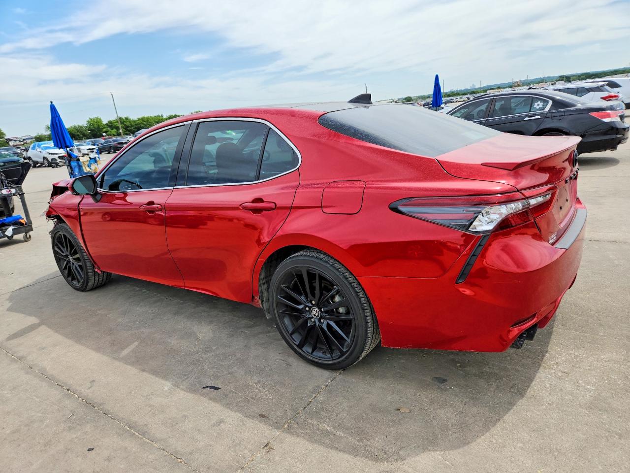 2022 TOYOTA CAMRY XSE photo 2