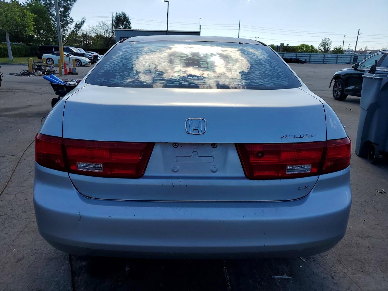 2005 HONDA ACCORD LX photo 11