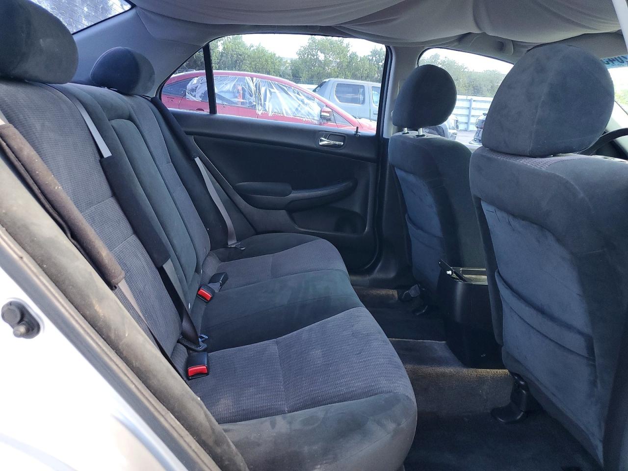 2005 HONDA ACCORD LX photo 19