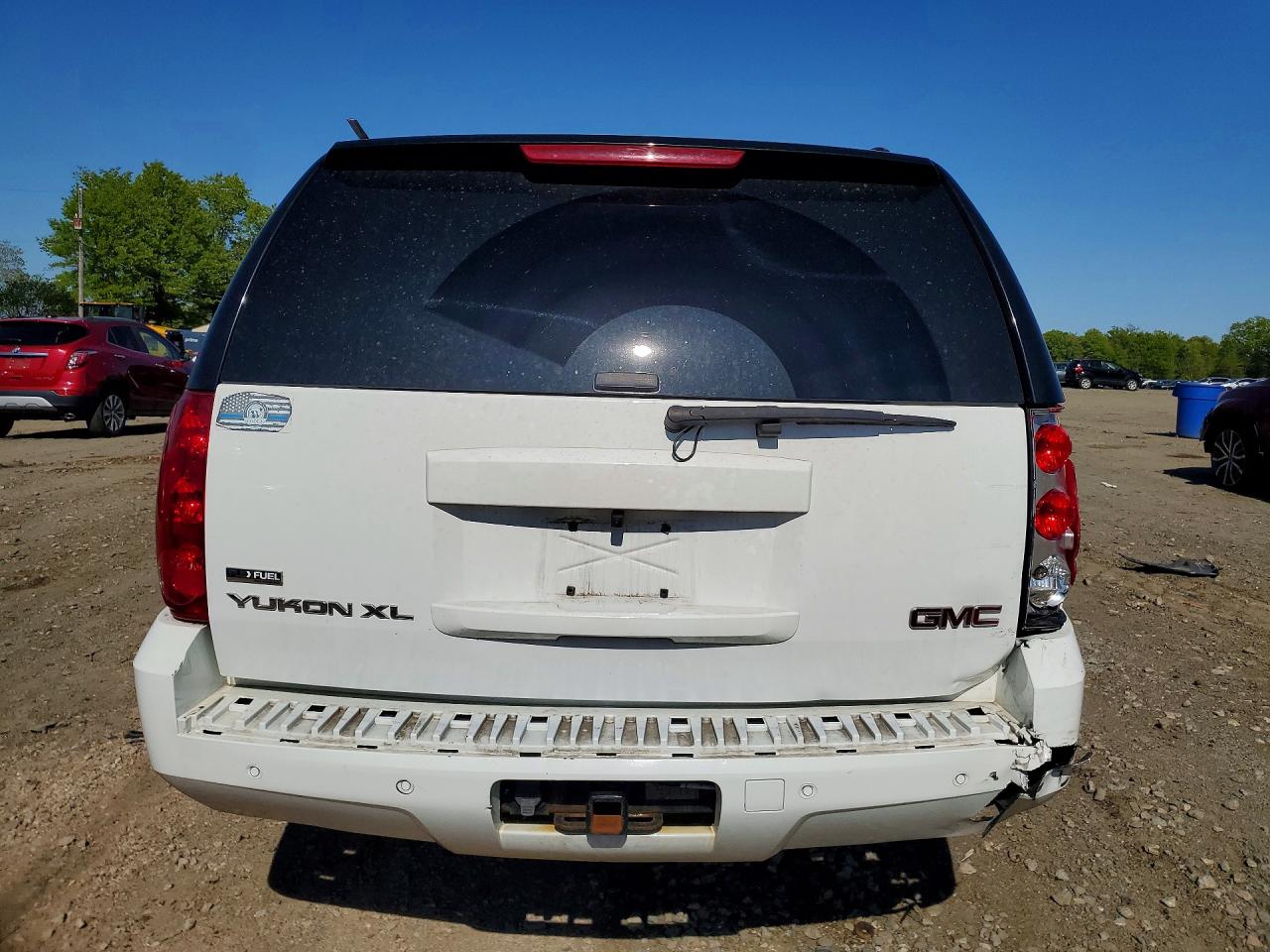 2009 GMC YUKON XL C1500 SLT photo 11