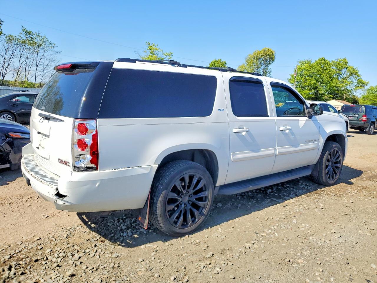 2009 GMC YUKON XL C1500 SLT photo 5