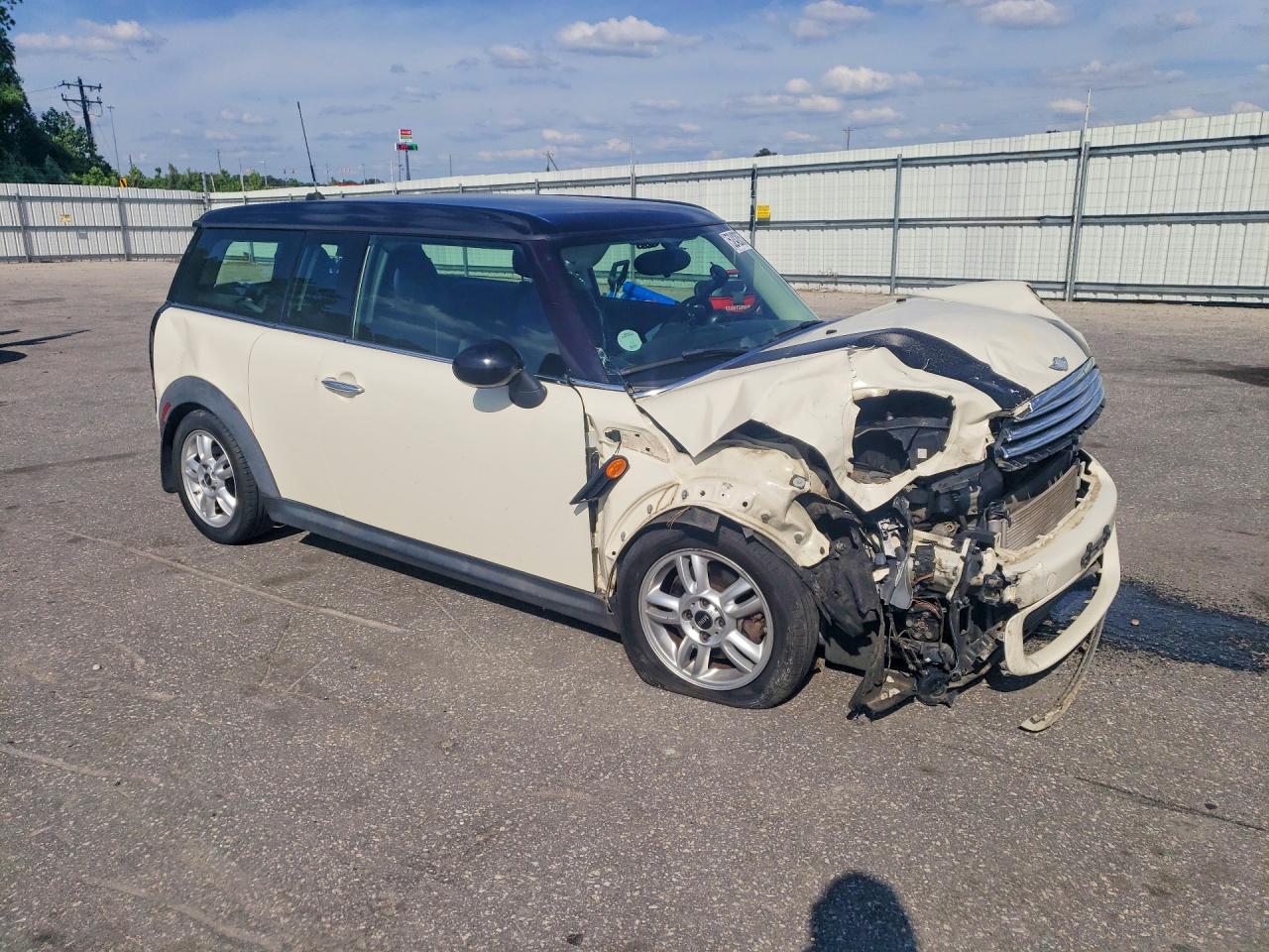 2014 MINI COOPER CLUBMAN photo 4