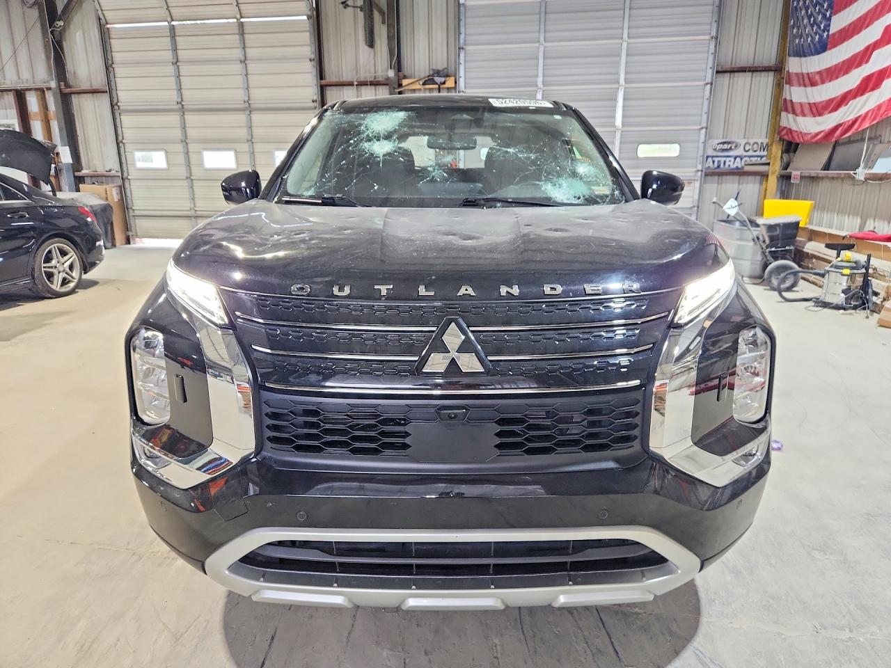 2024 MITSUBISHI OUTLANDER SE photo 5
