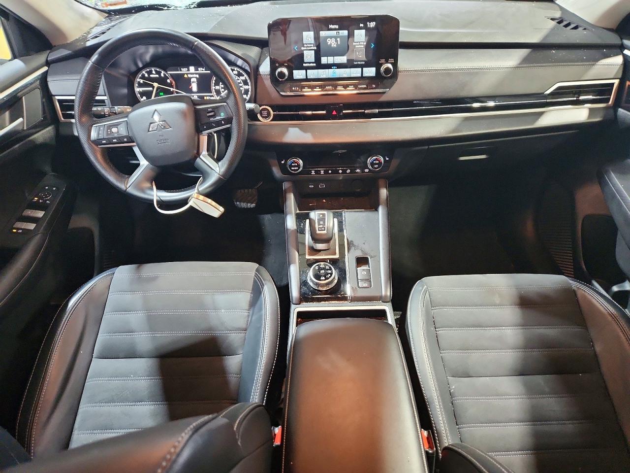 2024 MITSUBISHI OUTLANDER SE photo 8