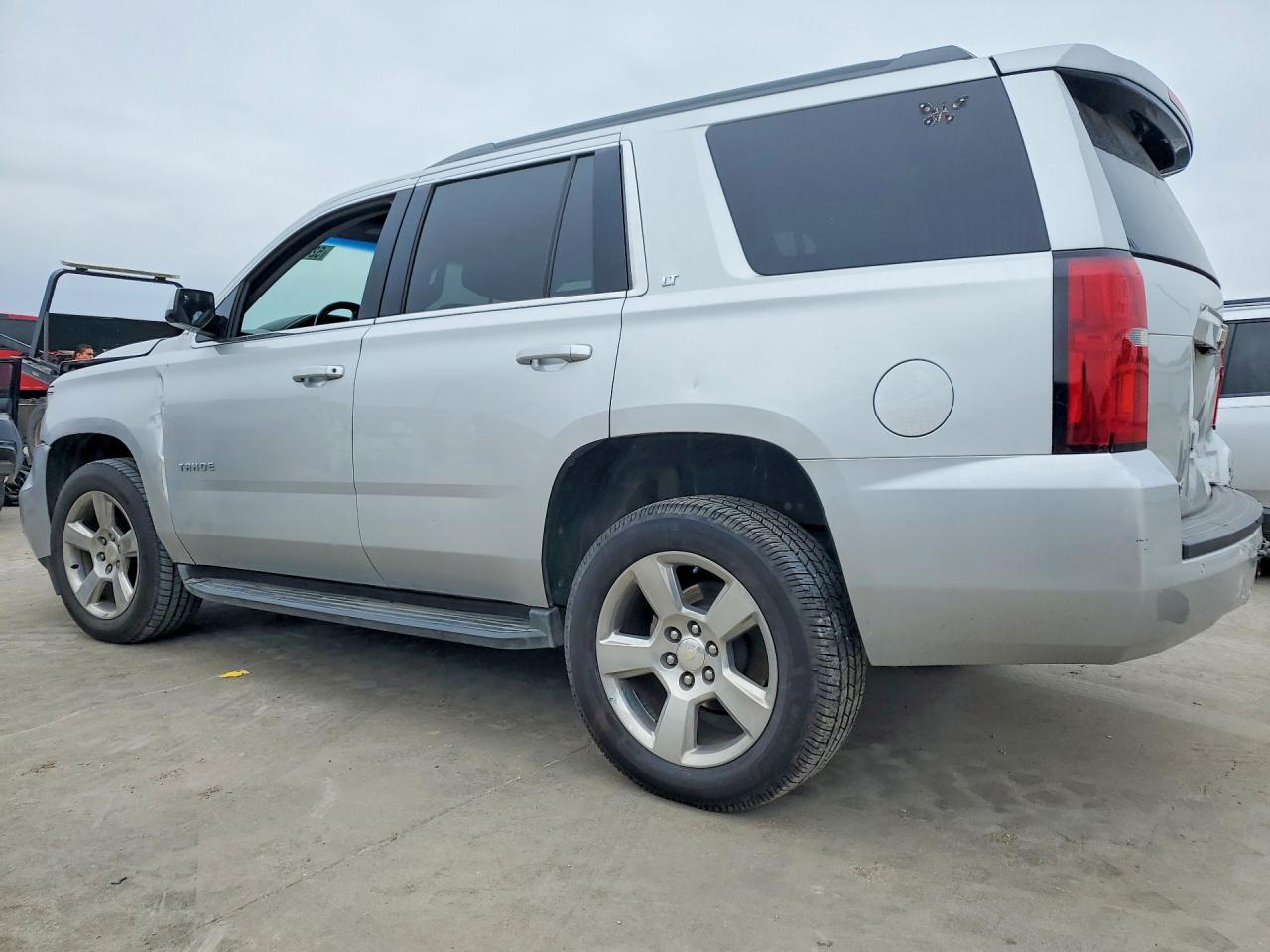 2017 CHEVROLET TAHOE C1500 LT photo 3