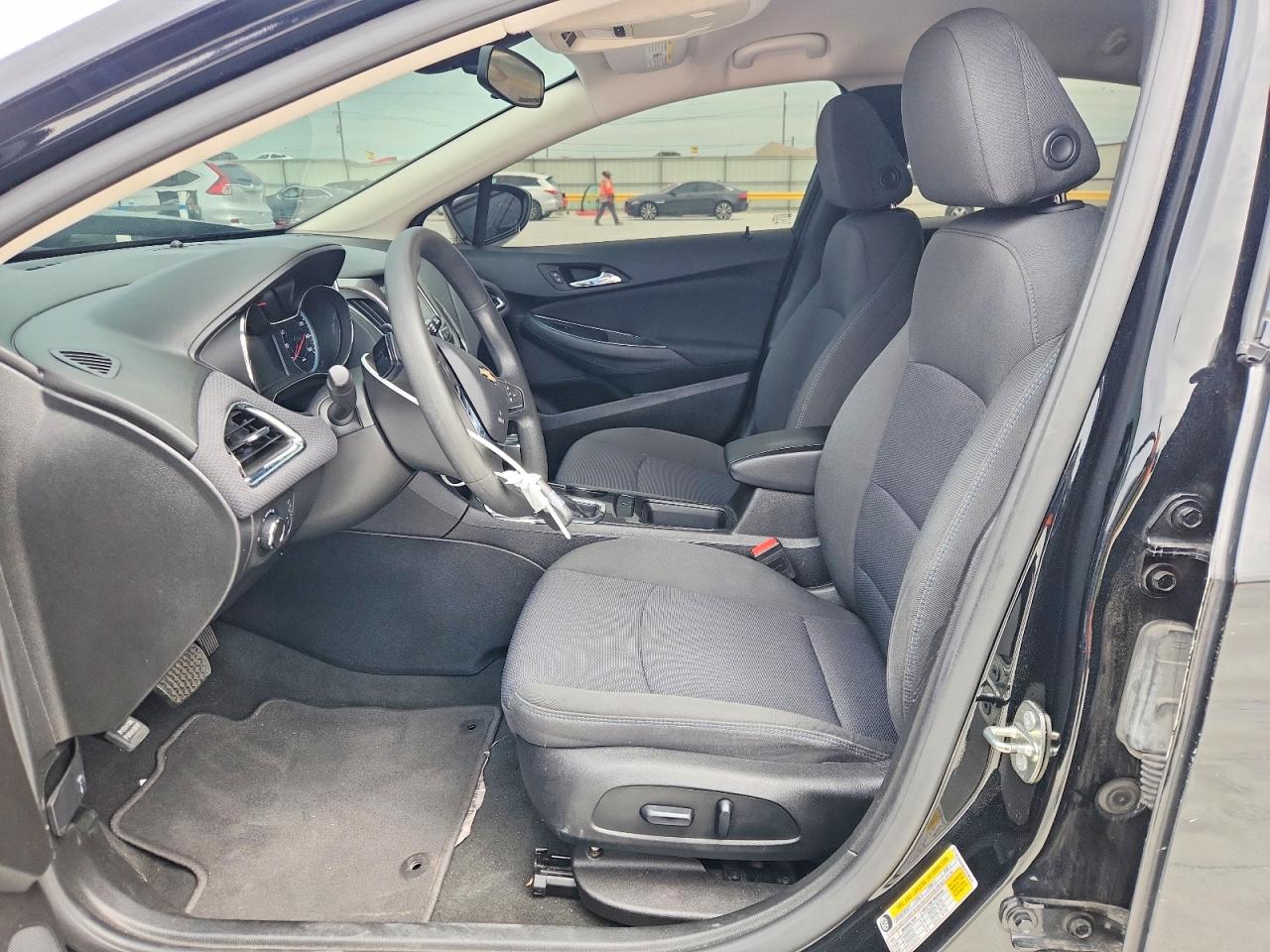 2017 CHEVROLET CRUZE LT photo 13