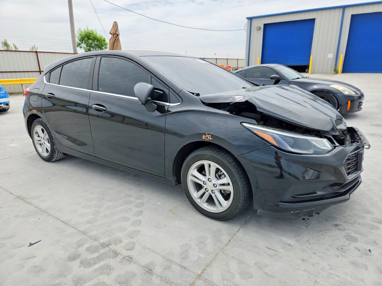 2017 CHEVROLET CRUZE LT photo 7