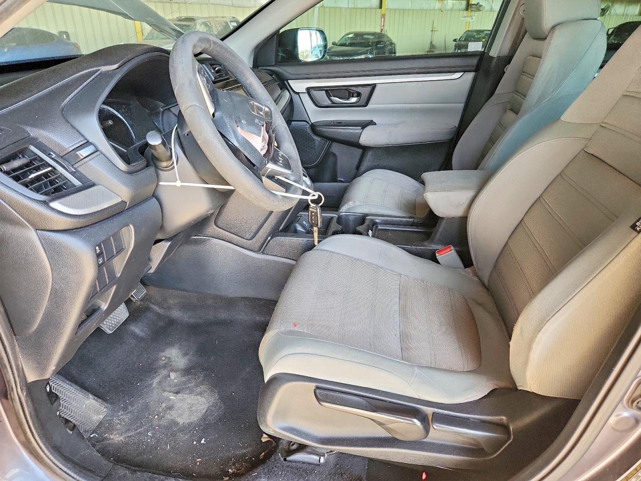 2017 HONDA CR-V LX photo 7