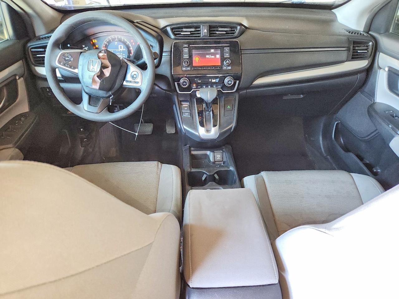 2017 HONDA CR-V LX photo 8