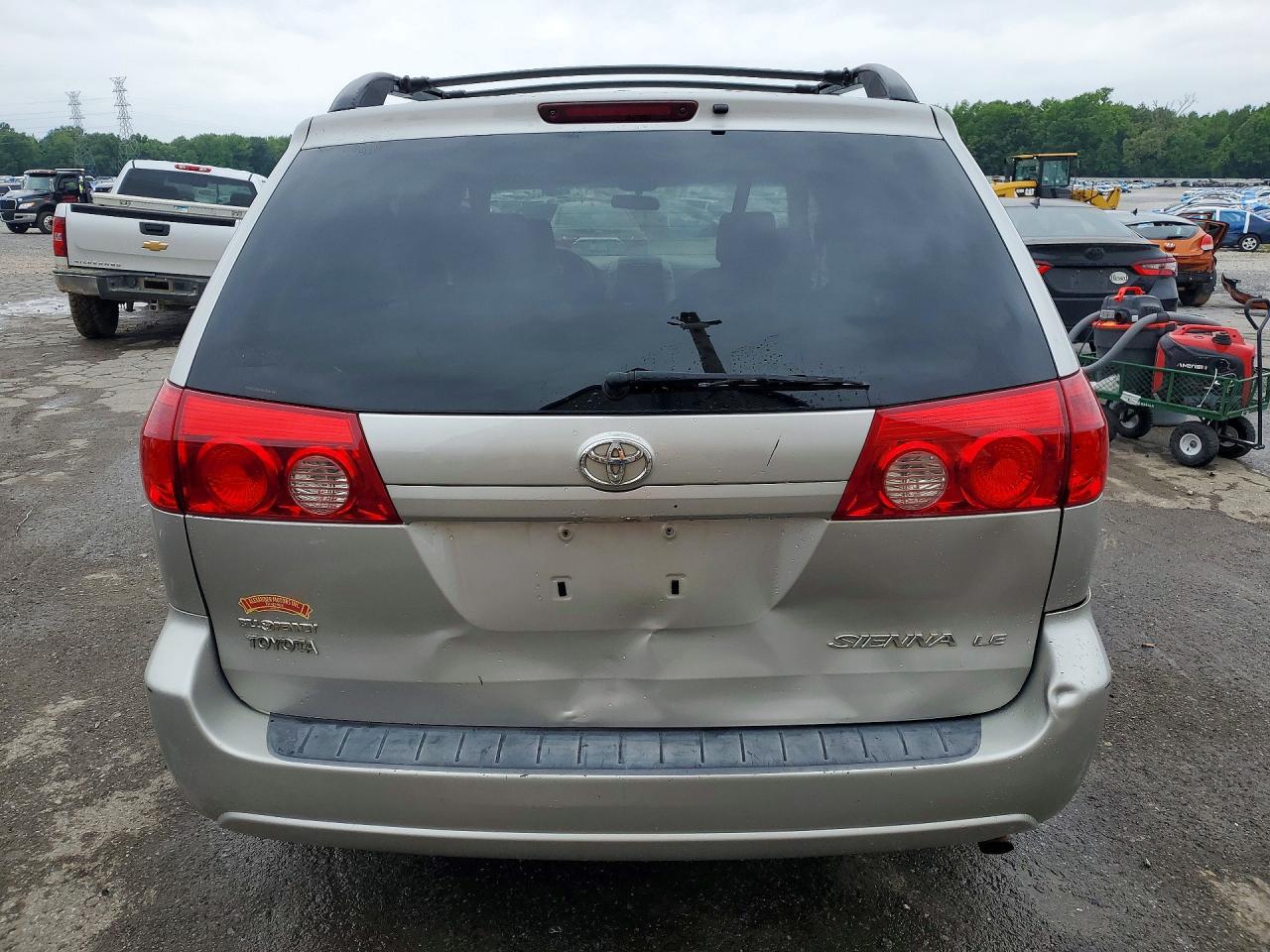 2006 TOYOTA SIENNA LE 7 PASSENGER photo 11