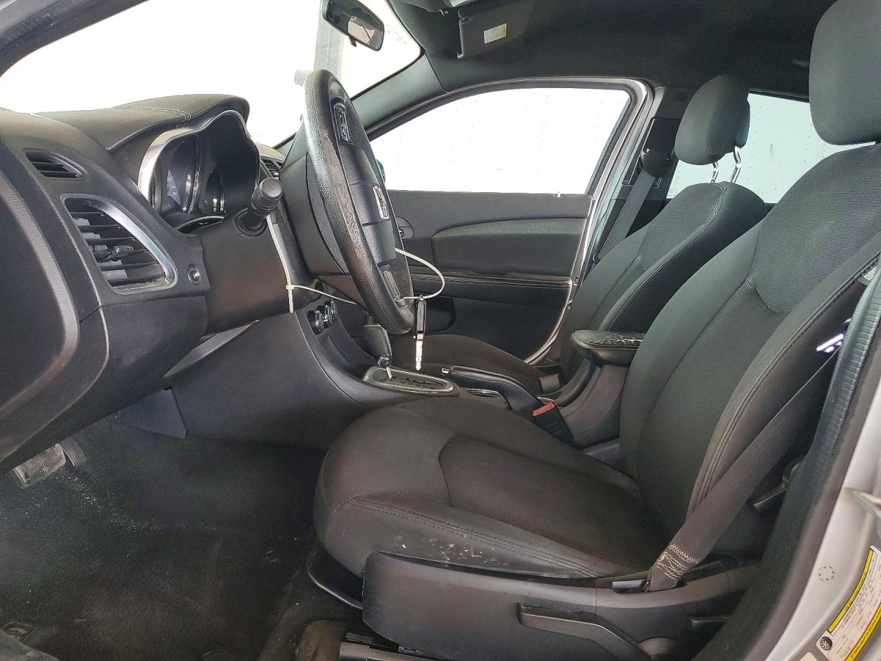 2014 DODGE AVENGER SE photo 13