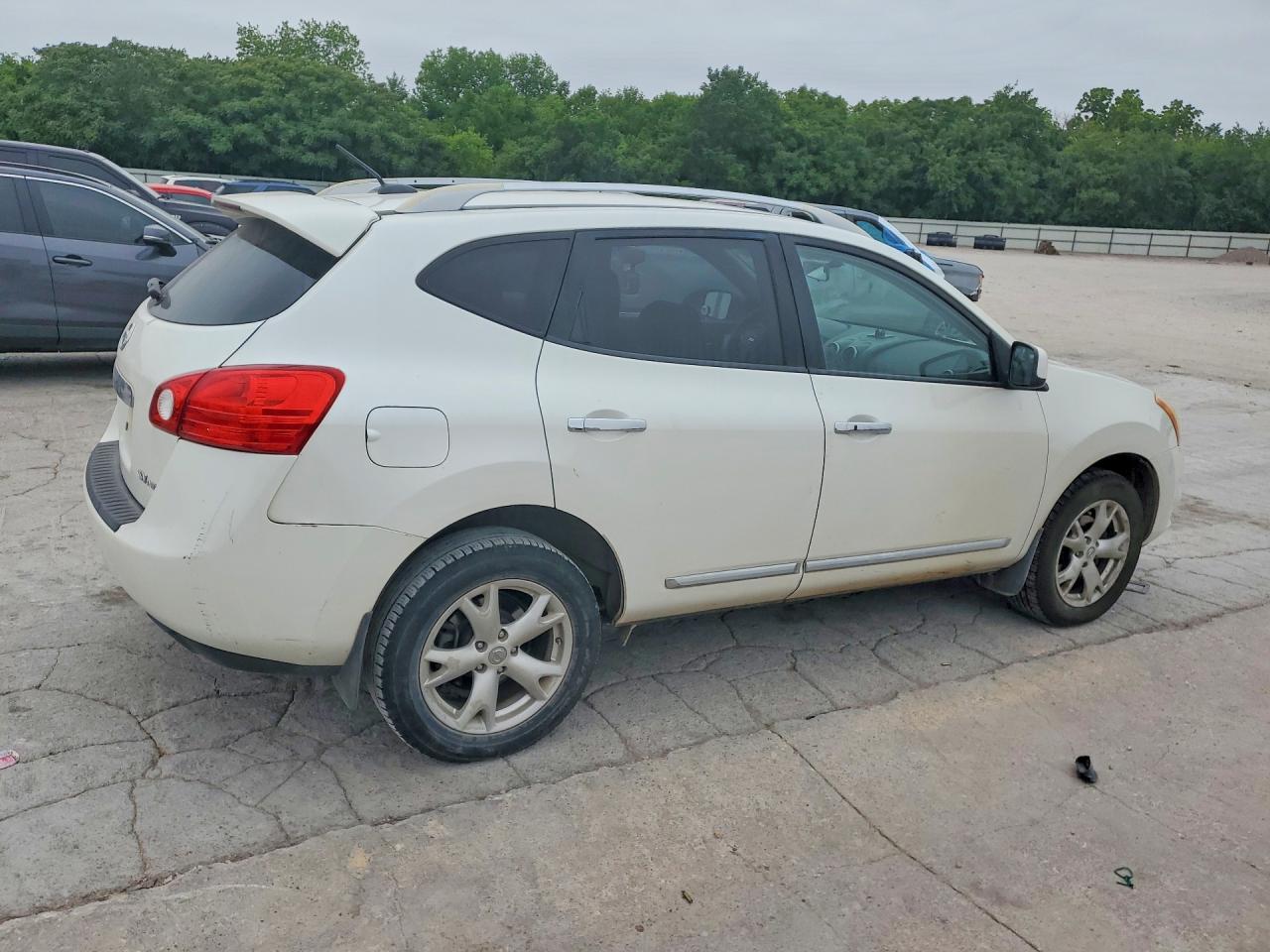 2011 NISSAN ROGUE S photo 5