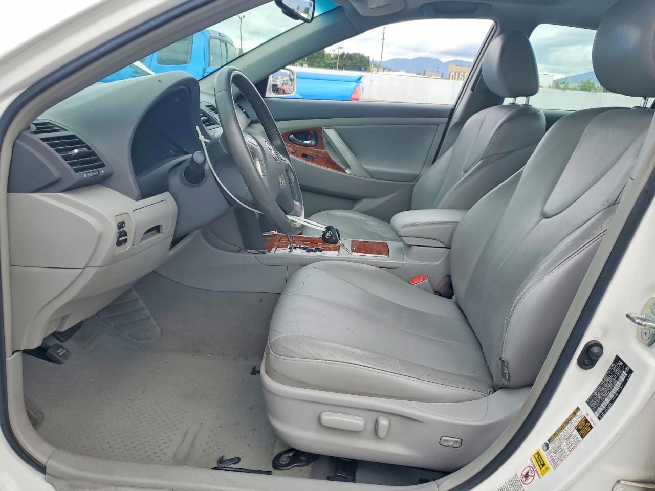 2009 TOYOTA CAMRY XLE photo 13
