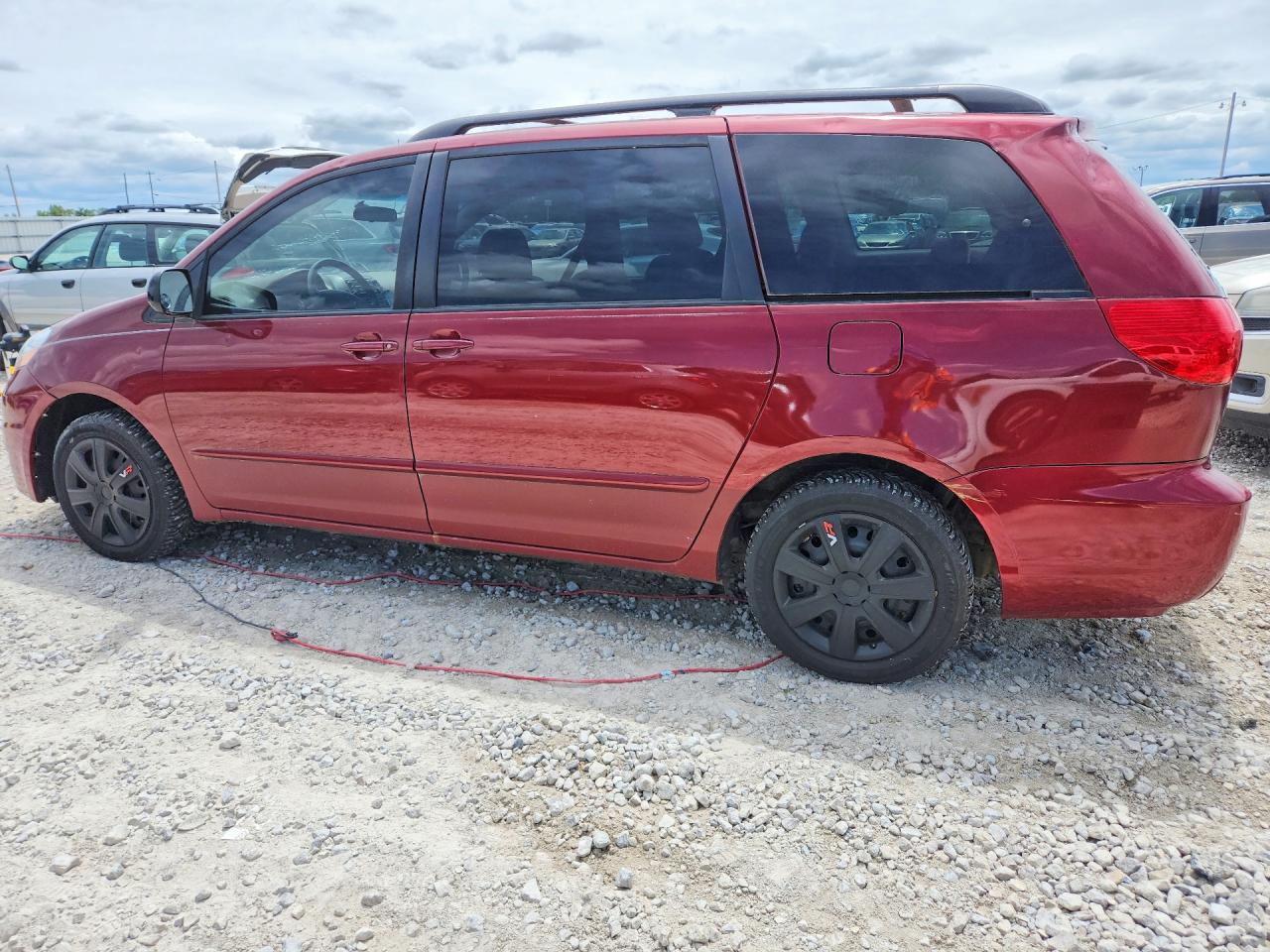 2007 TOYOTA SIENNA LE 7-PASSENGER photo 3