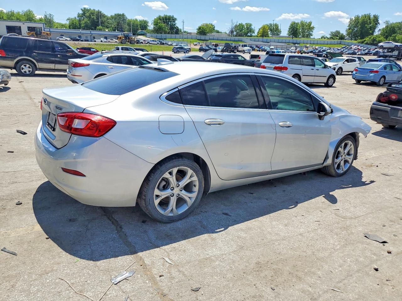 2017 CHEVROLET CRUZE PREMIER photo 5
