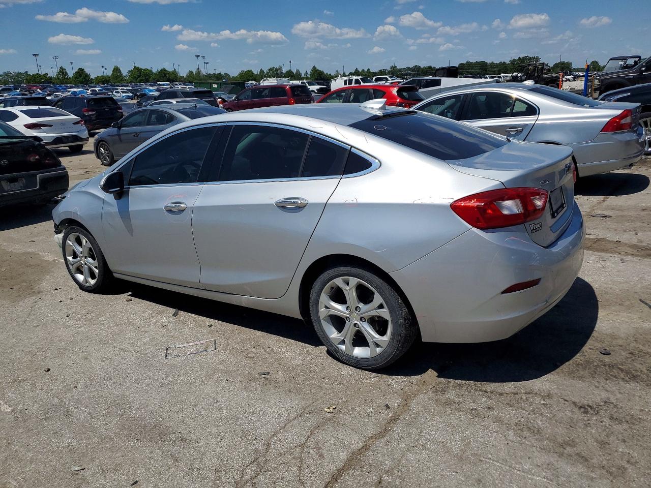 2017 CHEVROLET CRUZE PREMIER photo 3