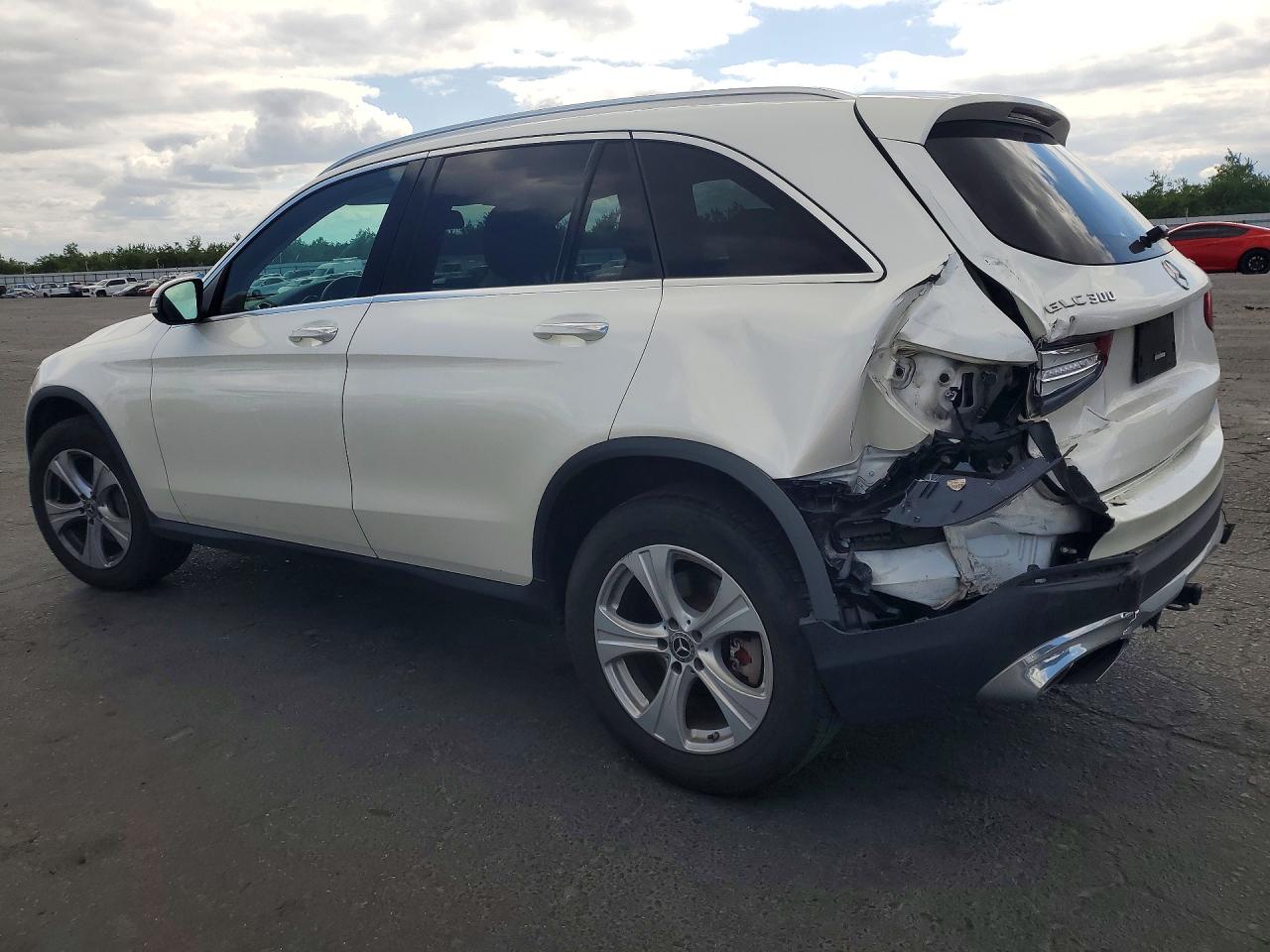 2017 MERCEDES-BENZ GLC 300 4MATIC photo 3