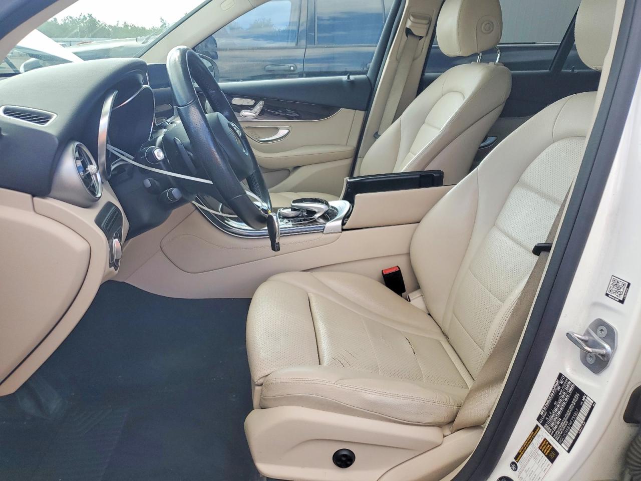 2017 MERCEDES-BENZ GLC 300 4MATIC photo 13