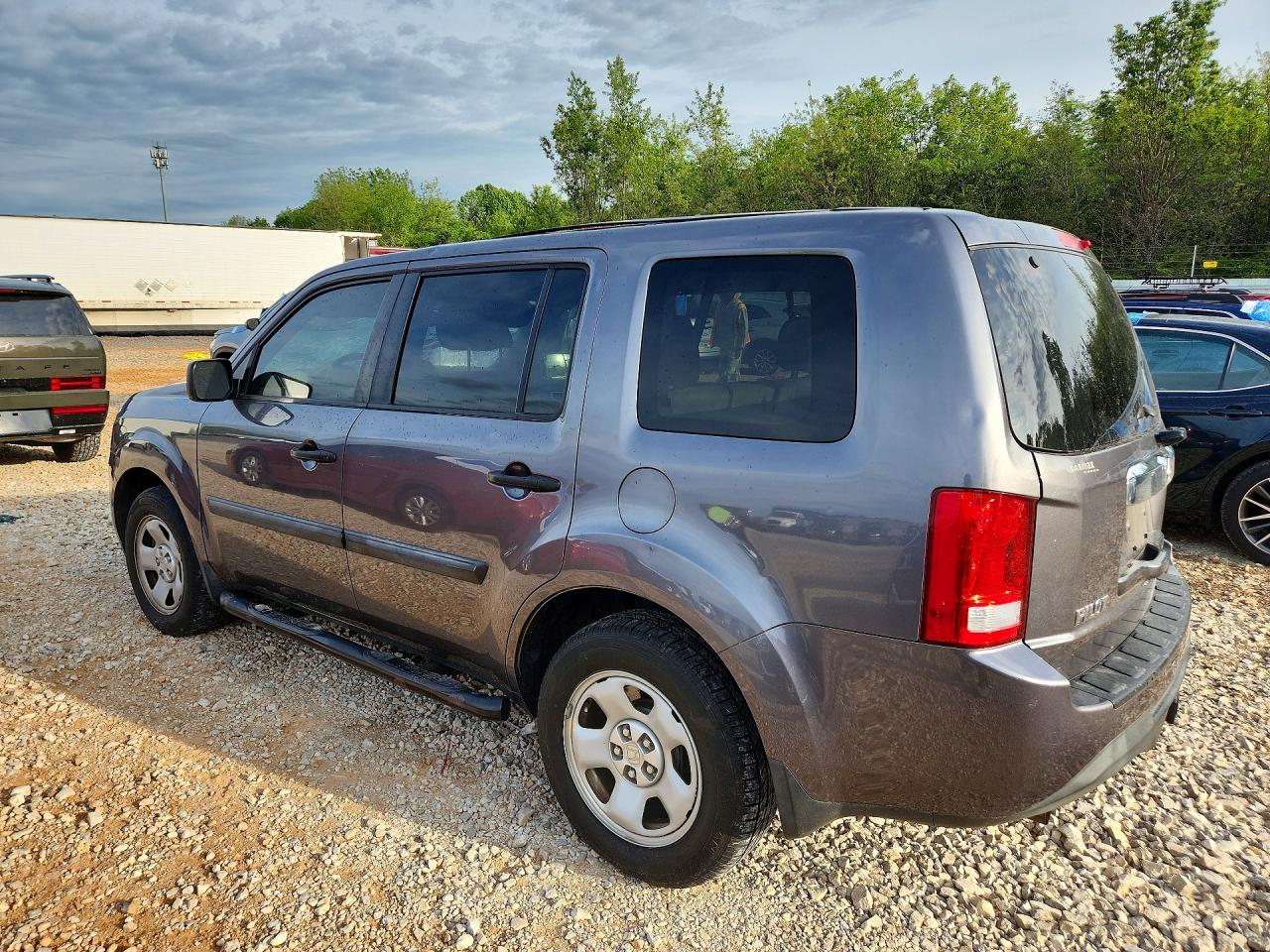 2015 HONDA PILOT LX photo 3