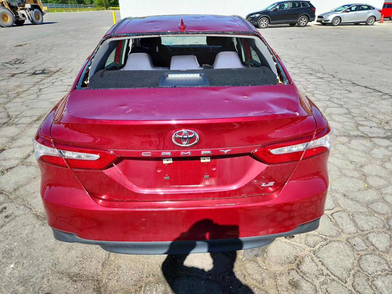 2019 TOYOTA CAMRY LE photo 11