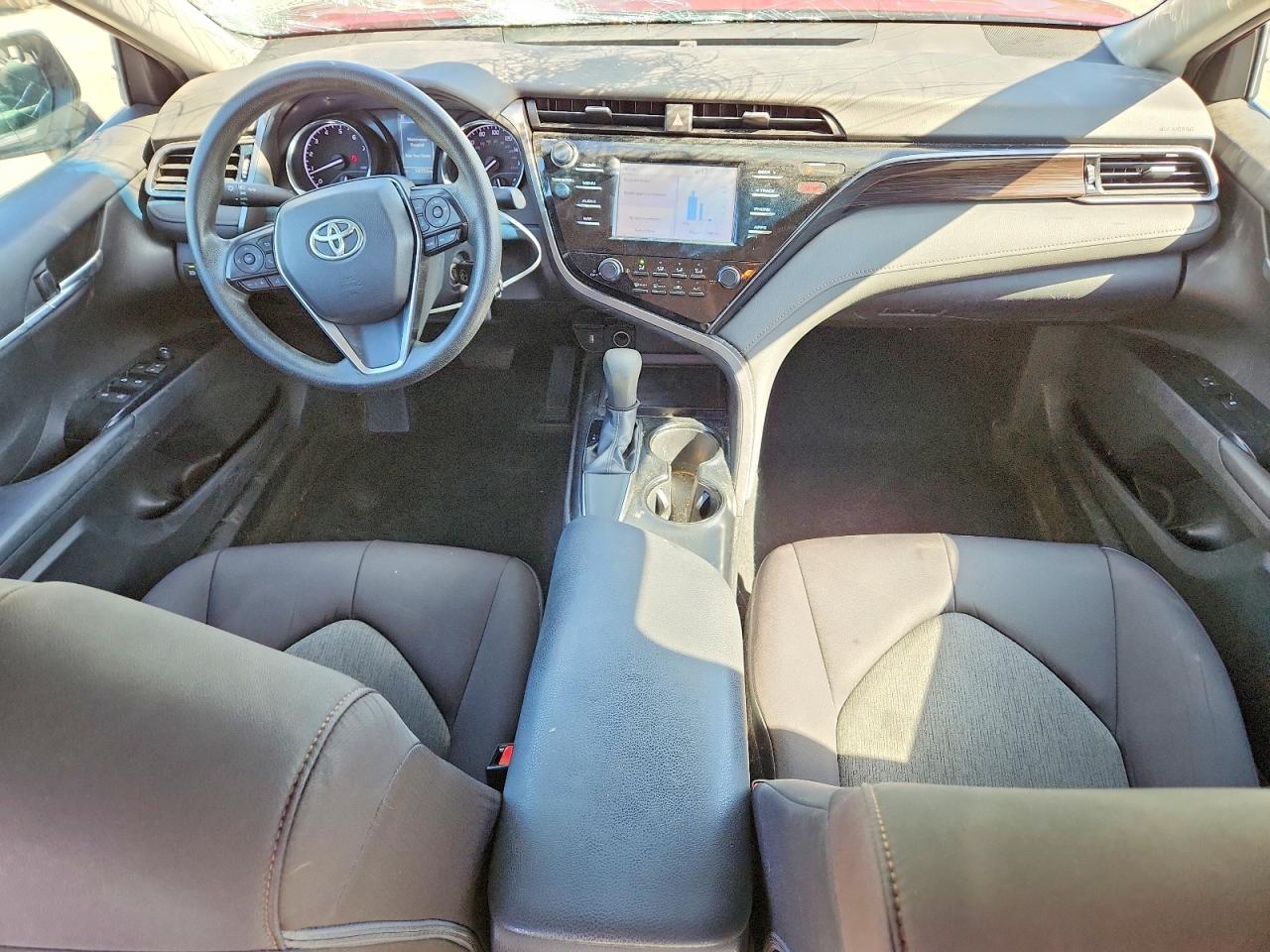 2019 TOYOTA CAMRY LE photo 15